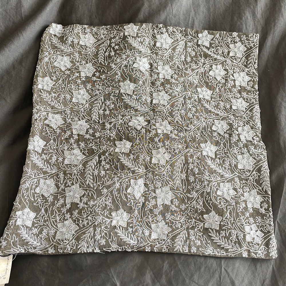 16X16 pillow cover 100%silk brand Pierre Urbach NWT